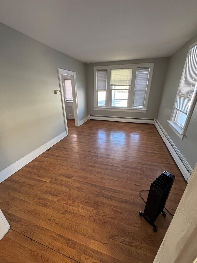 Building Photo - 1041 Dreher Ave