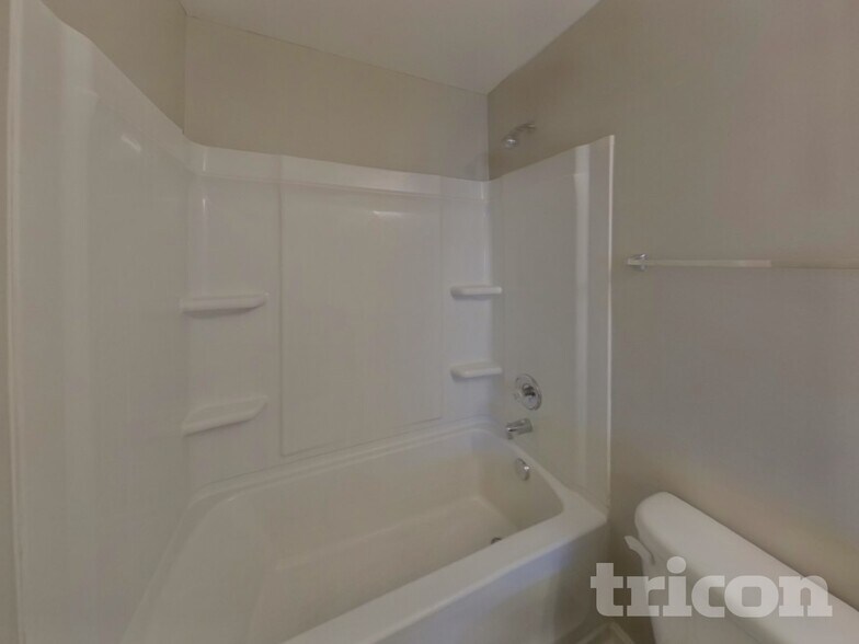 Building Photo - 547 Falls Cottage Run