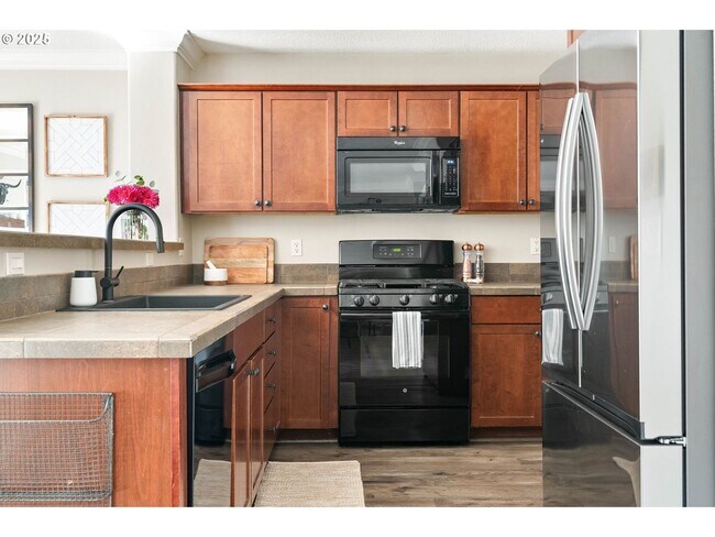Building Photo - Beautiful 4 Bed, 3 Bath Canby Home for Rent