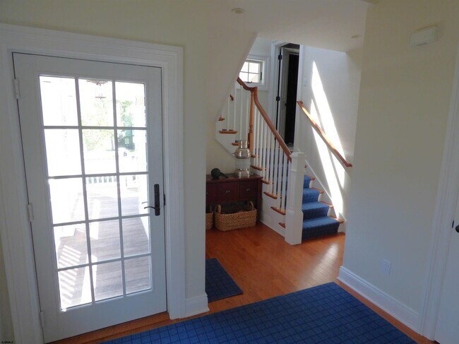Building Photo - 1340 Pleasure Ave