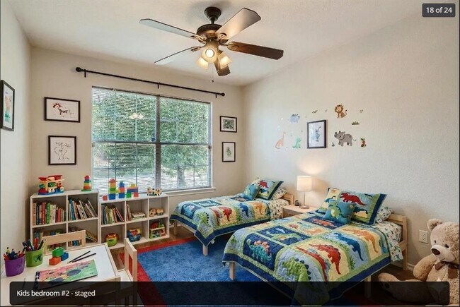 Building Photo - 221 Almquist St