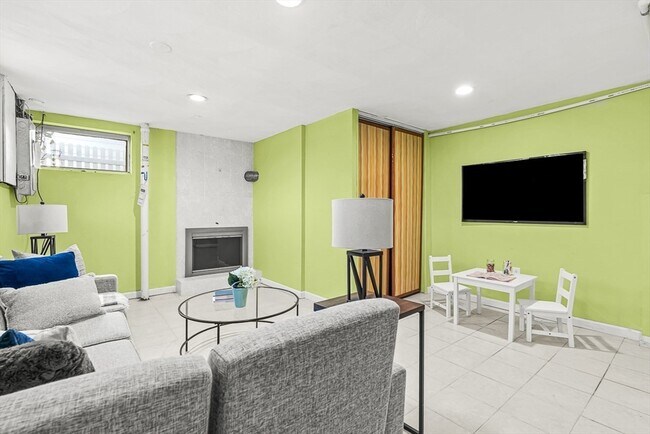 Building Photo - 35 Fells Ave Terrace