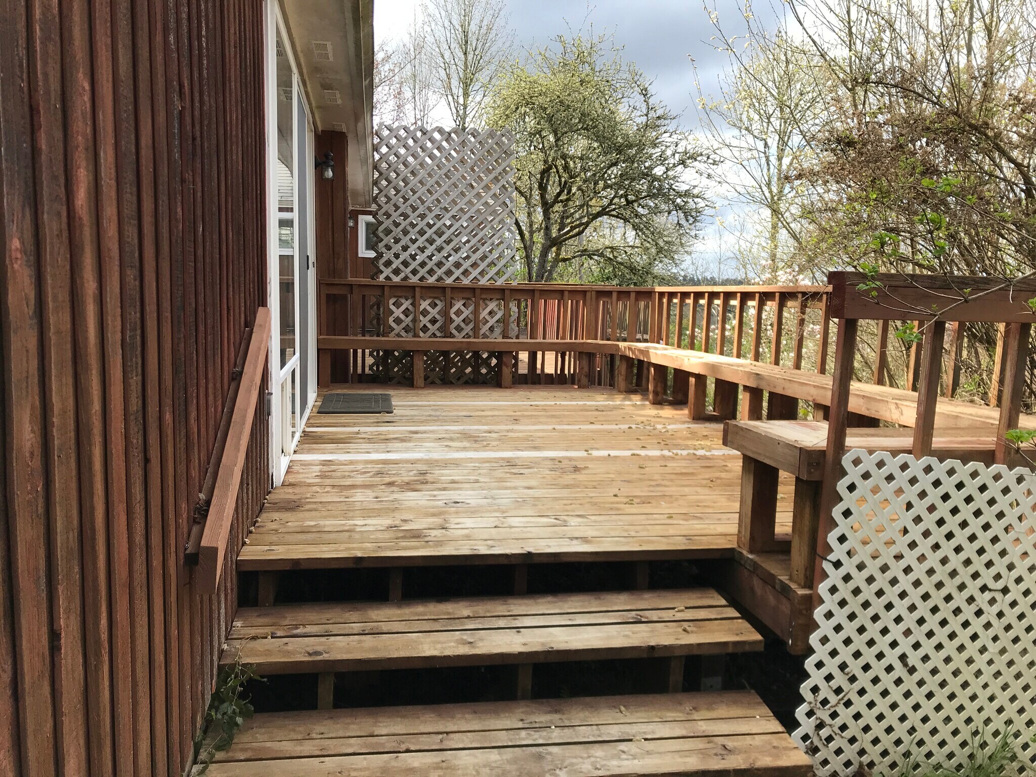 Studio: with deck - 1609 7th Ave SE