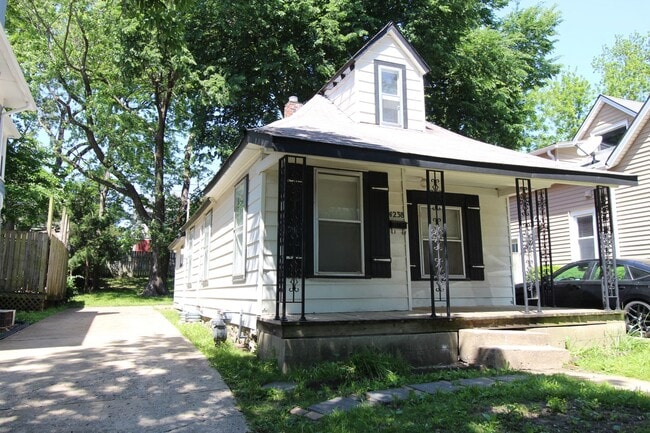 Building Photo - 1 Bedroom 1 Bath House Near KU Med & Westport