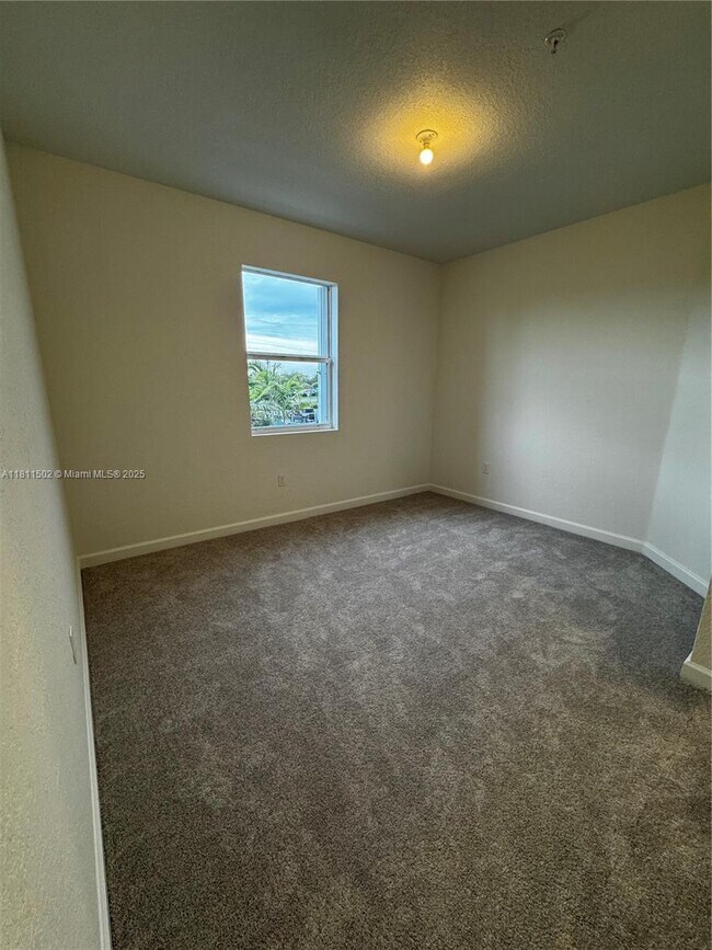 Building Photo - 104 SW 184th Way