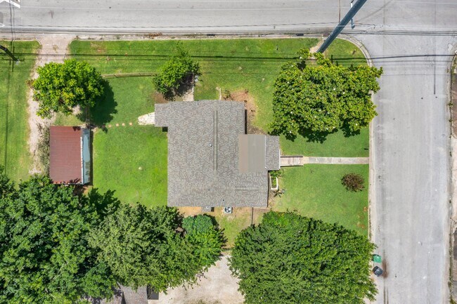 Building Photo - 7304 Kinney St