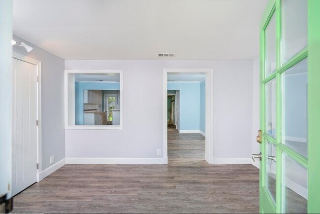 Building Photo - 144 Menendez Rd