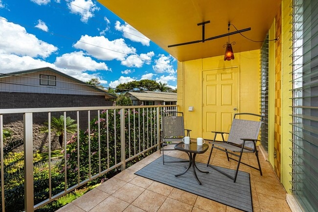 Building Photo - Oceanfront 1 Bed/1 Bath Fully Furnished Condo at Waipuilani!