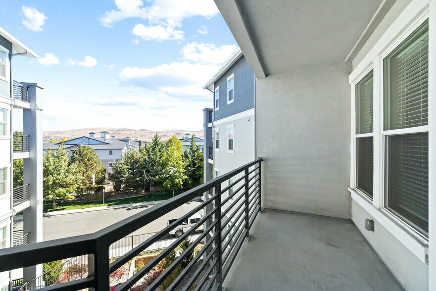 Building Photo - 375 Harbour Cove Dr