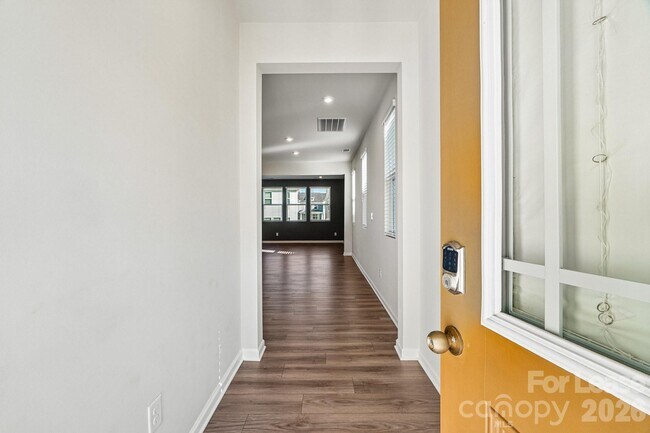 Building Photo - 15618 Little Bluestem St