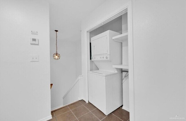 Building Photo - 3505 N 23rd Ln