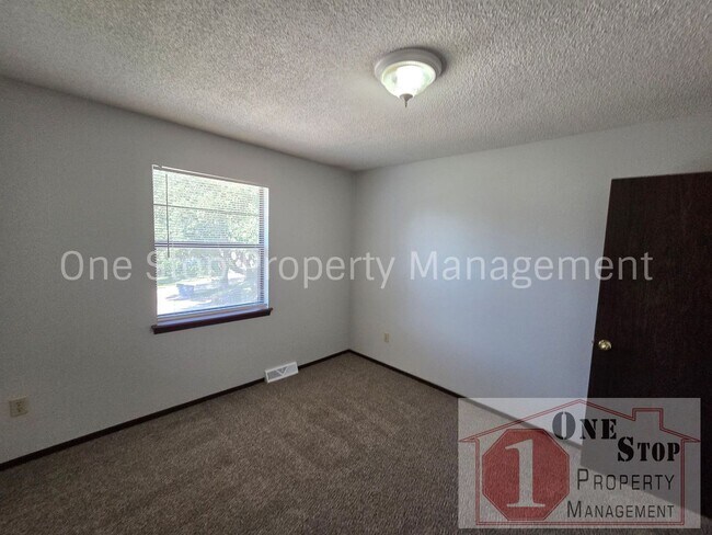 Building Photo - 17312 East 49th St Ct S
