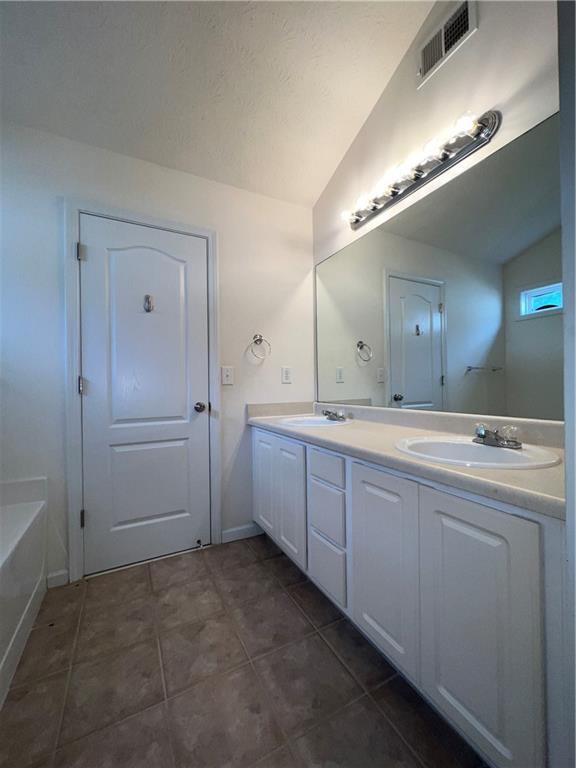 Building Photo - 324 White Oak Way