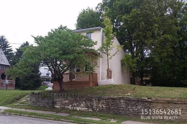 Building Photo - 1105 Carson Ave
