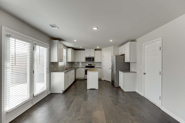 Building Photo - 6029 Fair Winds Cv