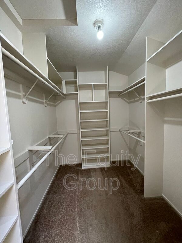 Building Photo - 798 N Pepper St