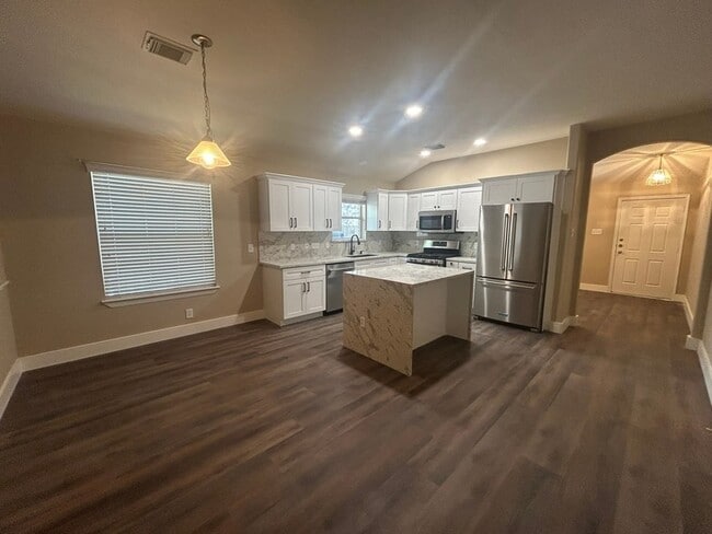 Building Photo - 20922 Barbons Heath Ct