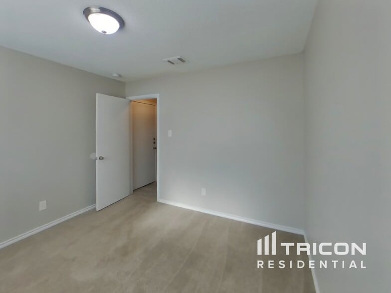 Building Photo - 6703 Beech Trail Dr