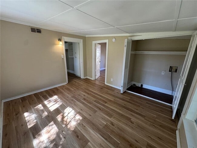 Building Photo - 134 N Carlen St