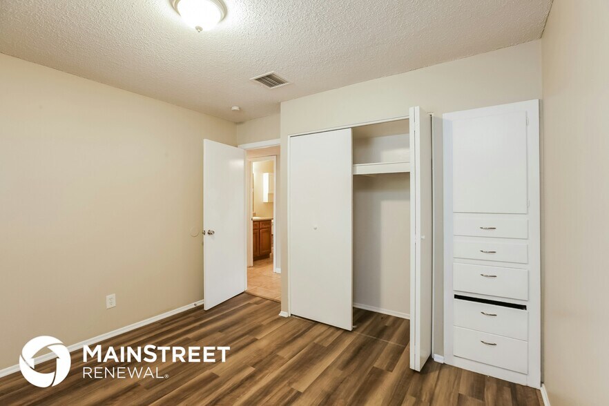 Building Photo - 6353 W Keim Dr