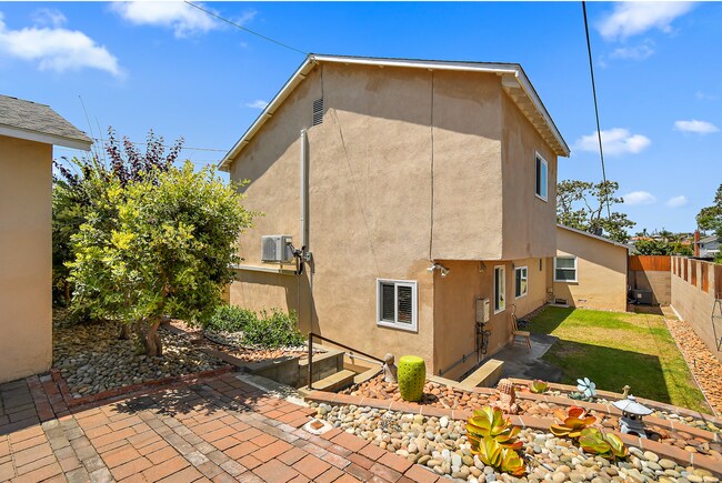 Building Photo - Private South Redondo Beach Back House | Fully Remodeled | 2-Car Garage | Minutes to the Beach!