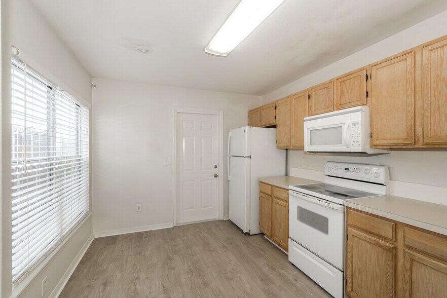 Building Photo - 10148 Cedar Dune Dr