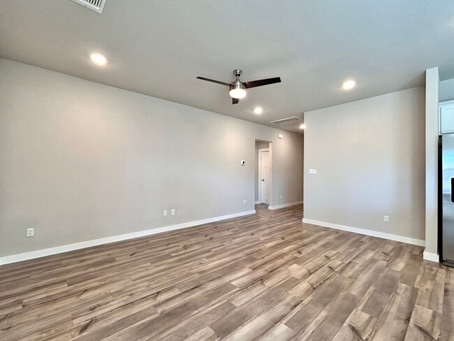 Building Photo - Move-In Ready Home with Open Layout & Outdoor Entertaining Space