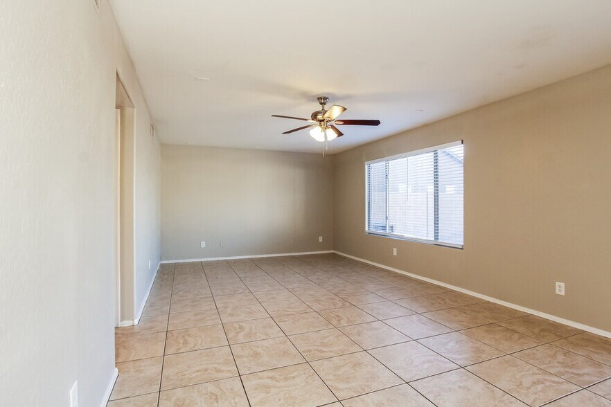 Building Photo - 6216 S 52nd Dr