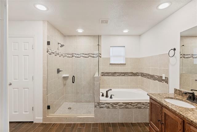 Building Photo - 750 S Valentine Dr