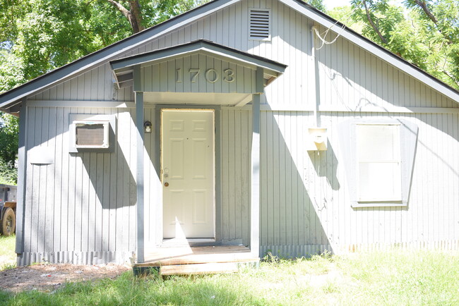 Primary Photo - 1709 Boney St