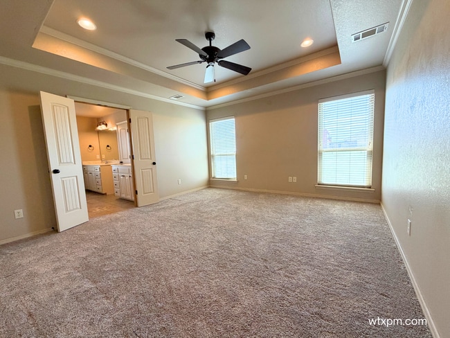 Building Photo - Spacious 4-Bedroom Home on 2 Acres in Bushland South