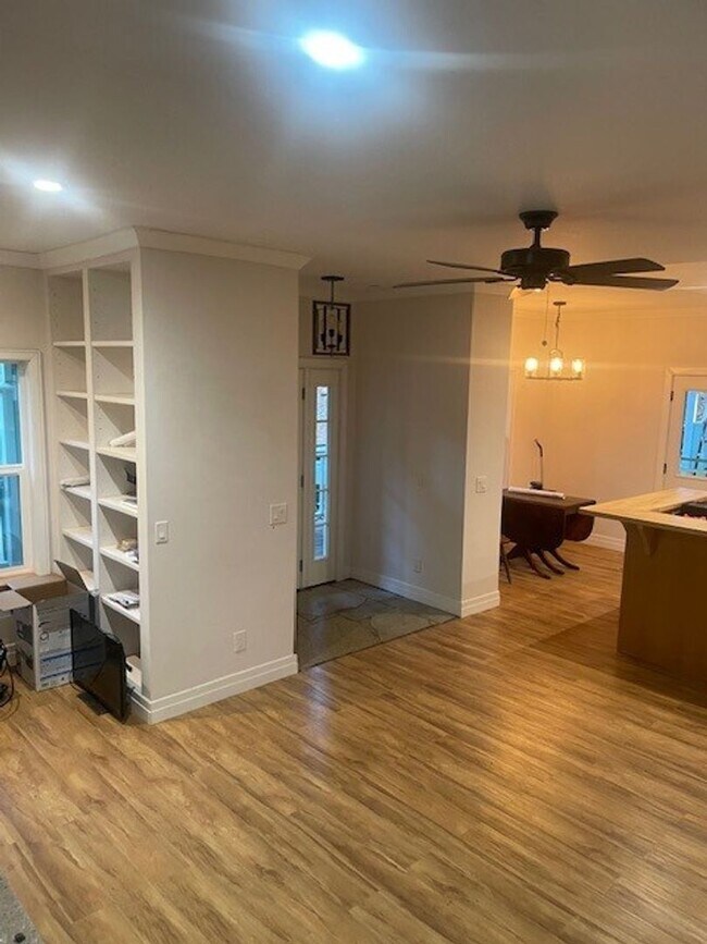 Building Photo - Rural, private 2-story Home