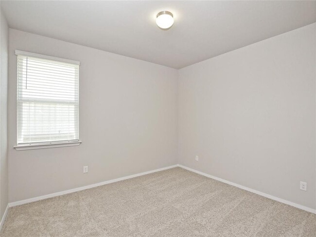 Building Photo - 164 Fabion St