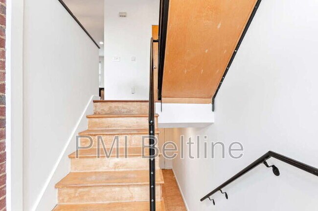 Building Photo - 988 DeKalb Ave NE