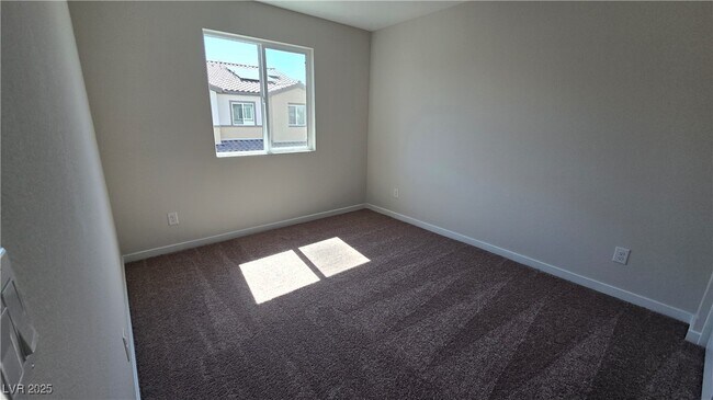 Building Photo - 853 Angwin Ln