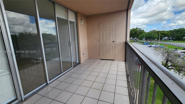 Building Photo - 10985 SW 107th St