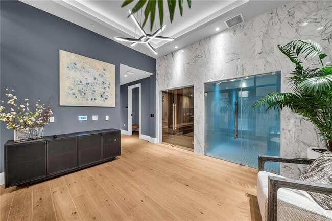 Building Photo - 275 1st Ave S