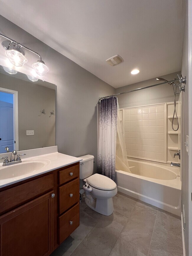 Building Photo - 4170 Bunker Hill Dr N