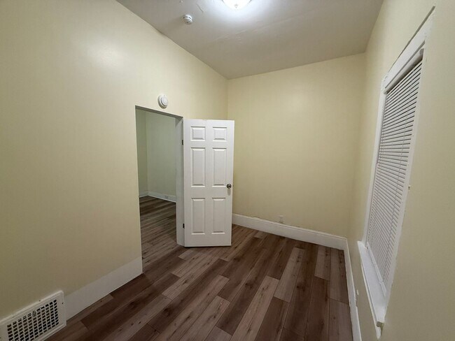 Building Photo - *Friendly Road, LLC 3404-3406 Walton Ave