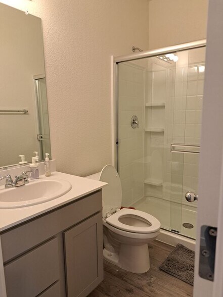 Building Photo - 667 Jefferson St