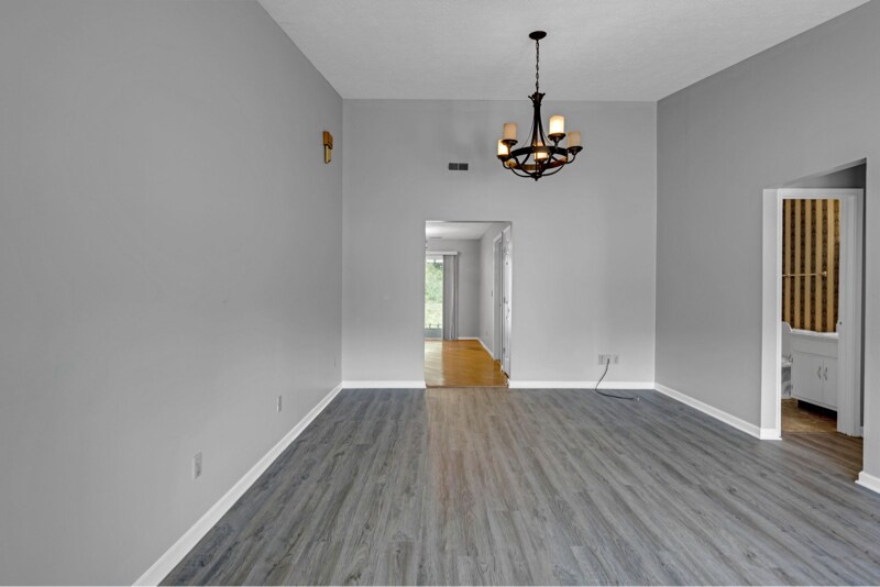 Building Photo - 4211 Medina Way