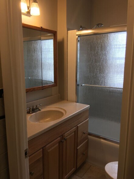 Building Photo - 816 15th St