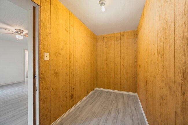 Building Photo - 1823 Mandrill Ln