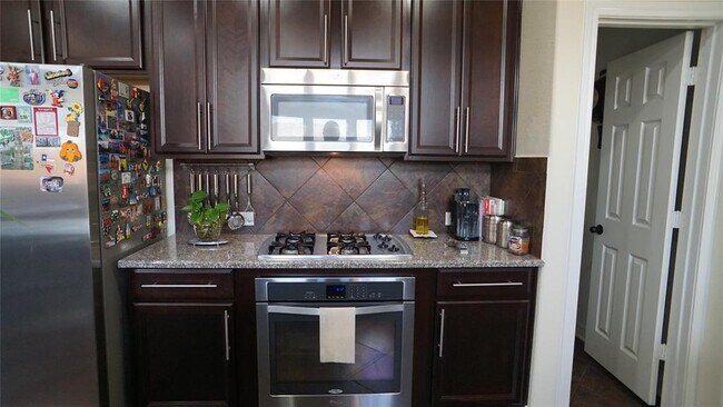 Building Photo - 10506 Hartfield Bluff Ln