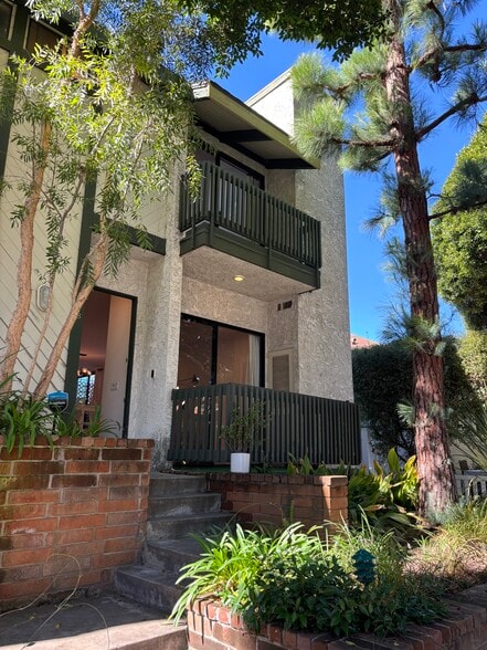 Front view - 840 20th St