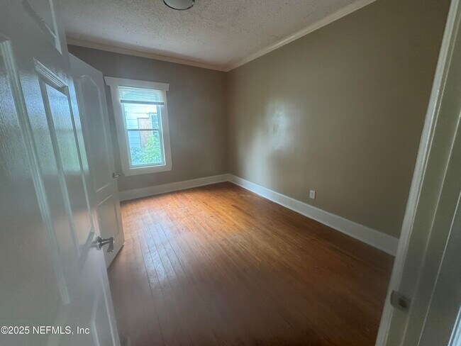 Building Photo - 1228 Winthrop St