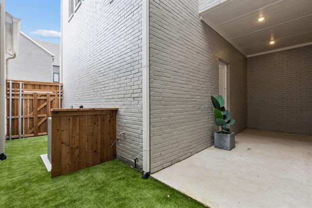 Building Photo - 4416 Burge Ave