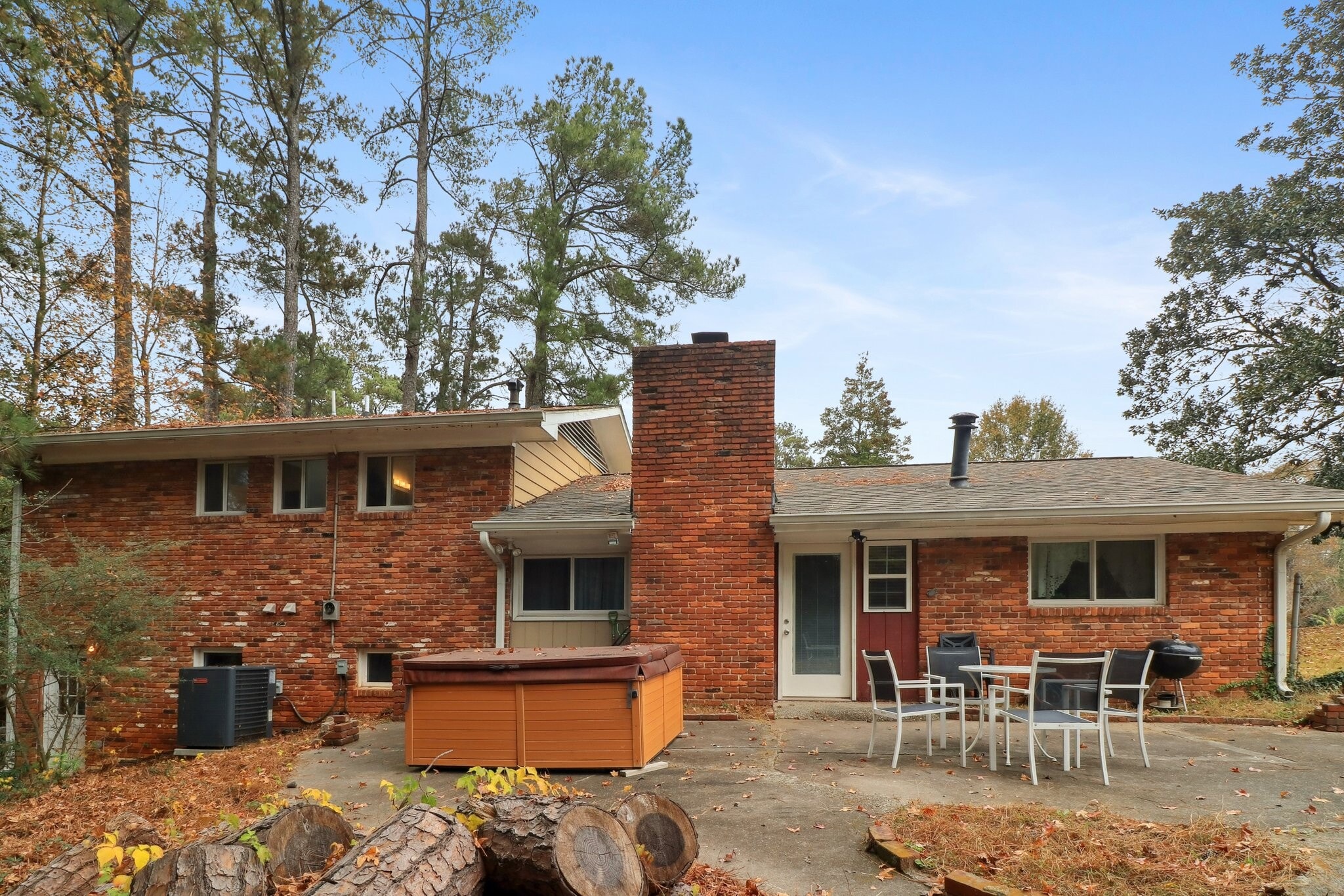 Building Photo - 2650 Colonial Dr