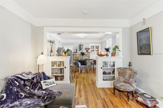 Building Photo - 1206 E Frierson Ave