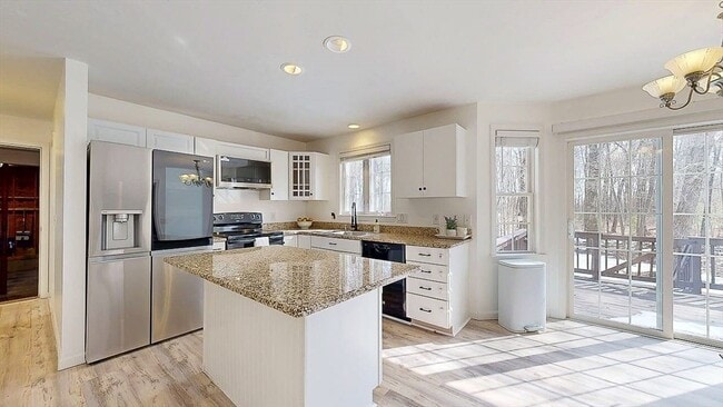 Building Photo - 12 Coldbrook Rd